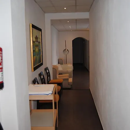 Hotel Victoria *